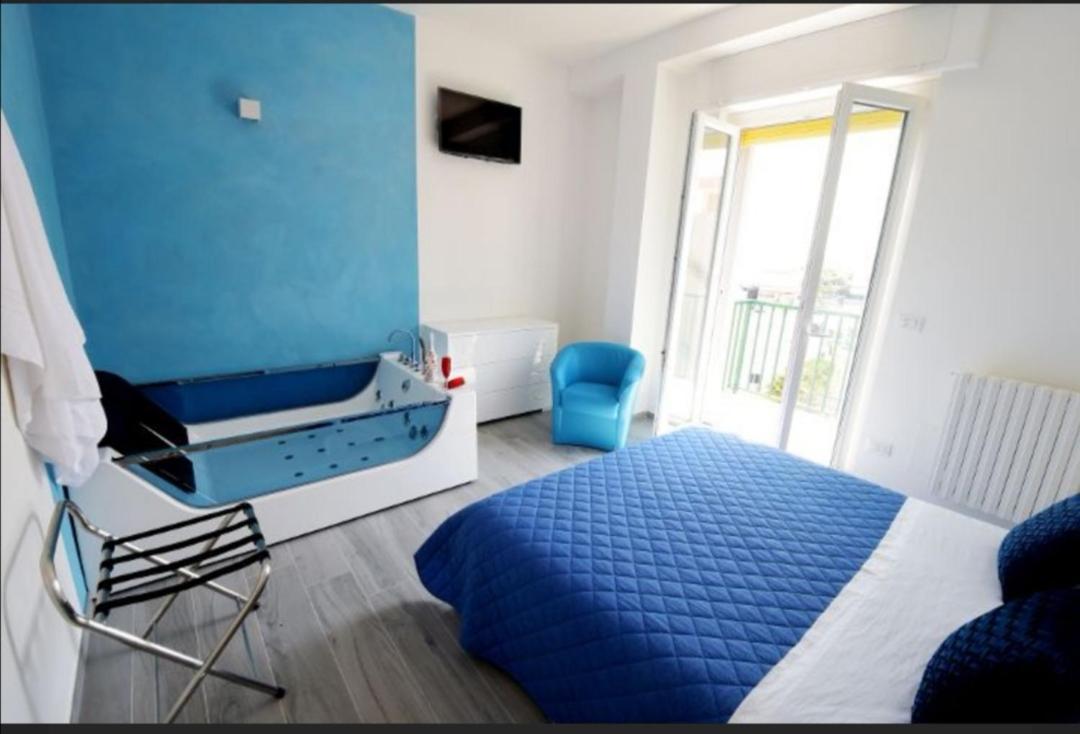 Il Cielo Sul Mare Bed & Breakfast Bisceglie Bagian luar foto